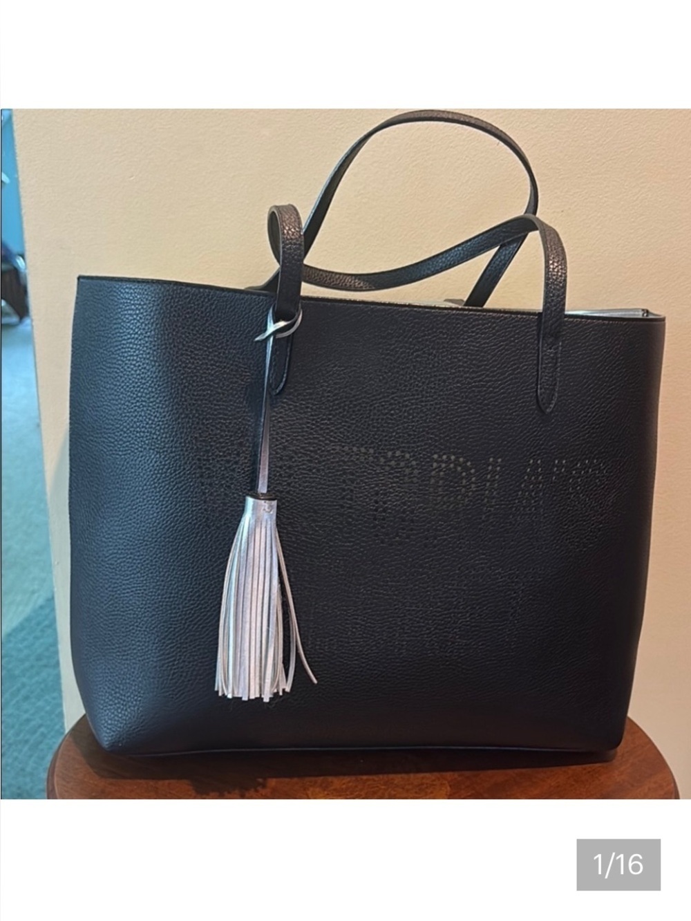 Victoria’s Secret  tote bag  carry all
Vegan leather  black/silver inside NWOT